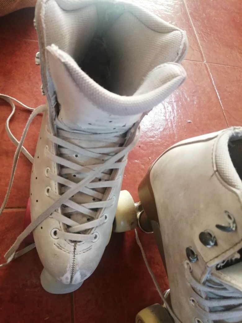 Patins, bota esordio 255, chassis variant M, rodas magnum.