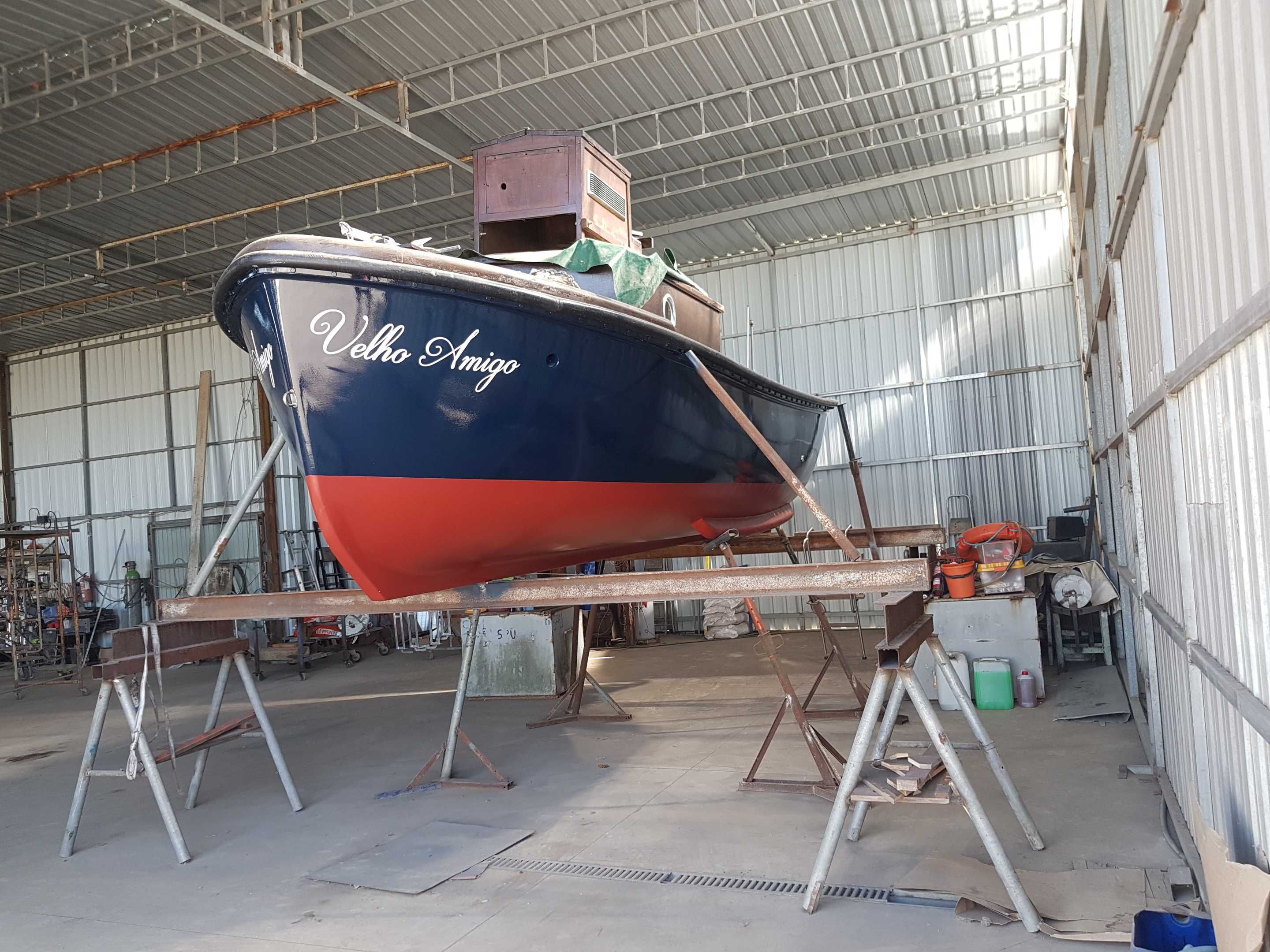 Barco bonito para passeios , palamenta completa e pronto a navegar!