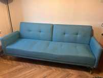 Sofa kanapa wersalka z funkcją spania i fotel uszak drewniane nóżki