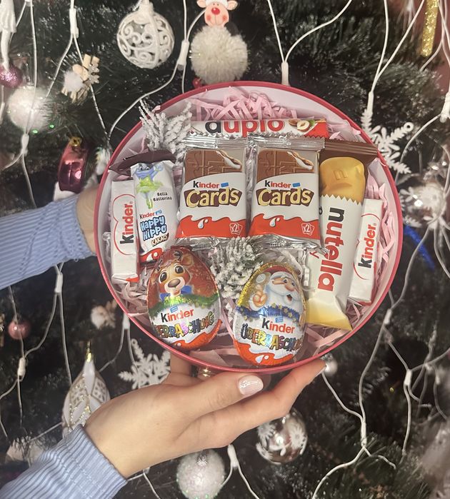 Подарункові Новорічні бокси/ СОЛОДКІ НАБОРИ KINDER ТА NUTELLA