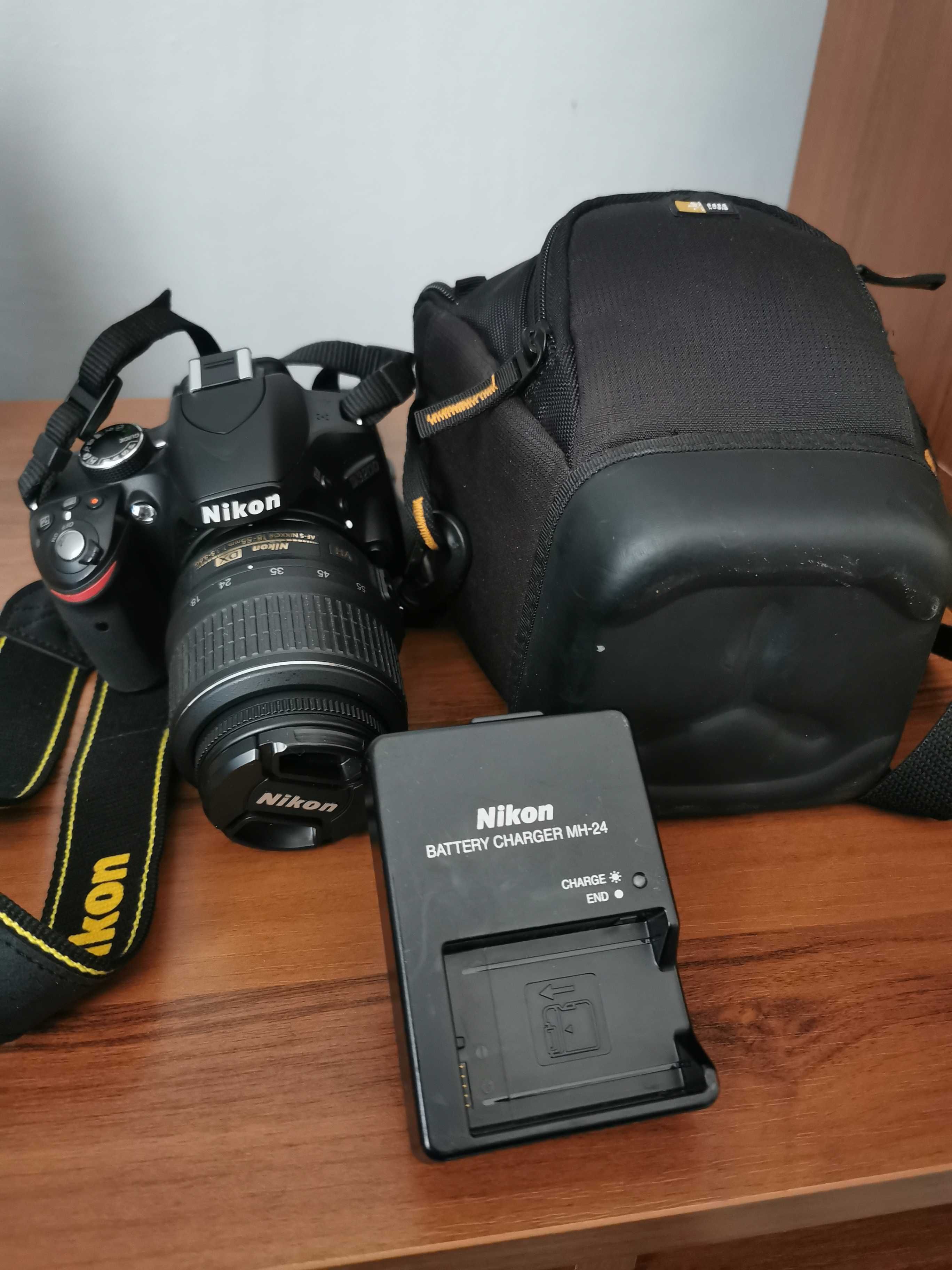 Nikon D3200 z obiektywem
