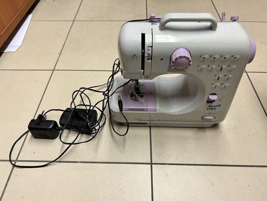 Maszyna do szycia mini Łucznik