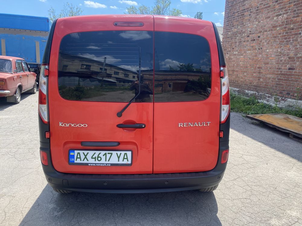 Продам рено кенго 2019 електро