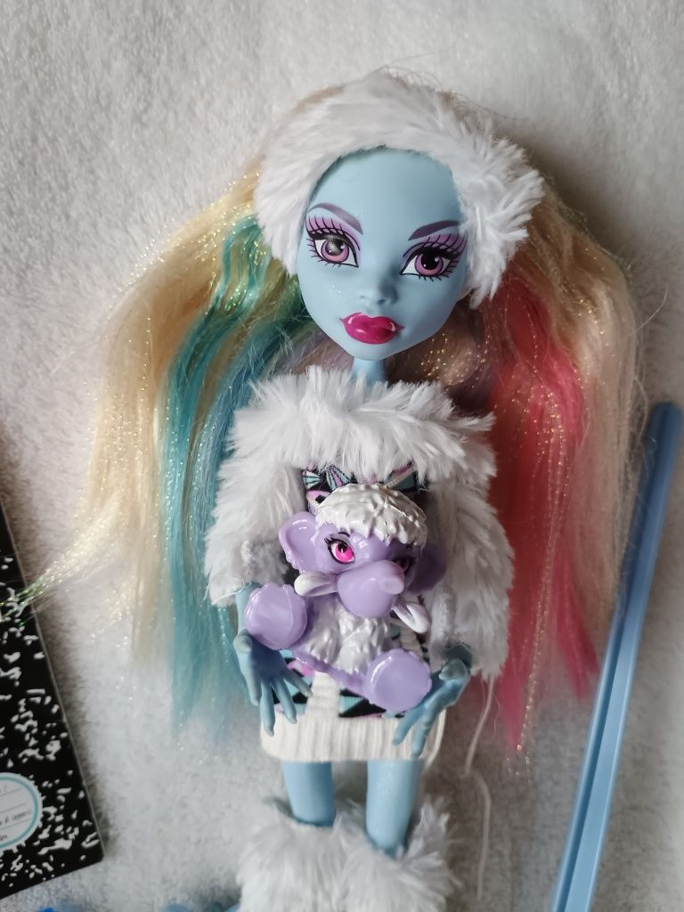 Abbey Monster High Basic /(this is not a creepproduction)