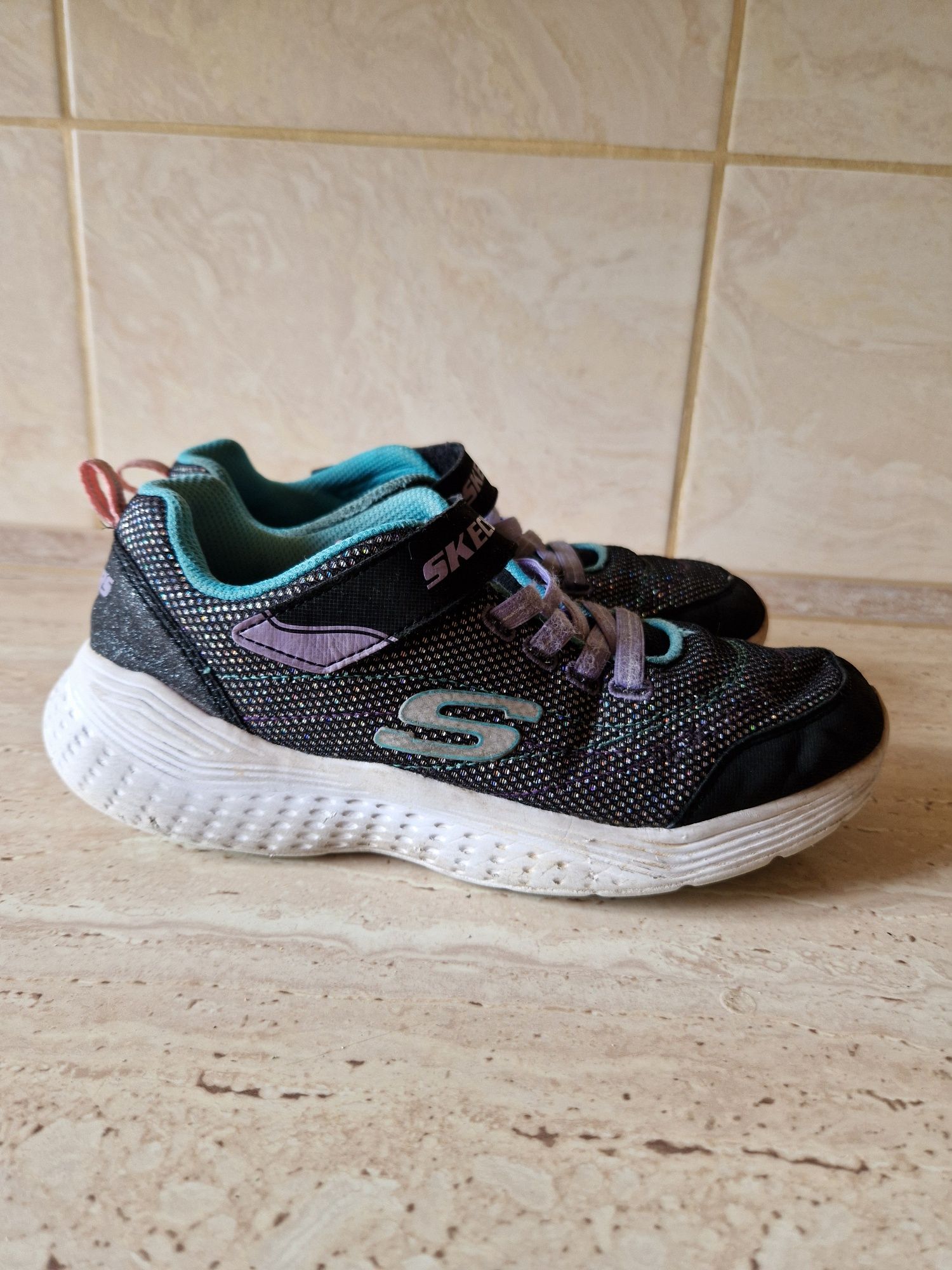 Buty sportowe Skechers r37