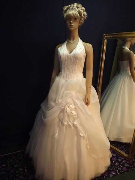 Suknia ślubne księżniczkowa z różami ecru rozmiar 38