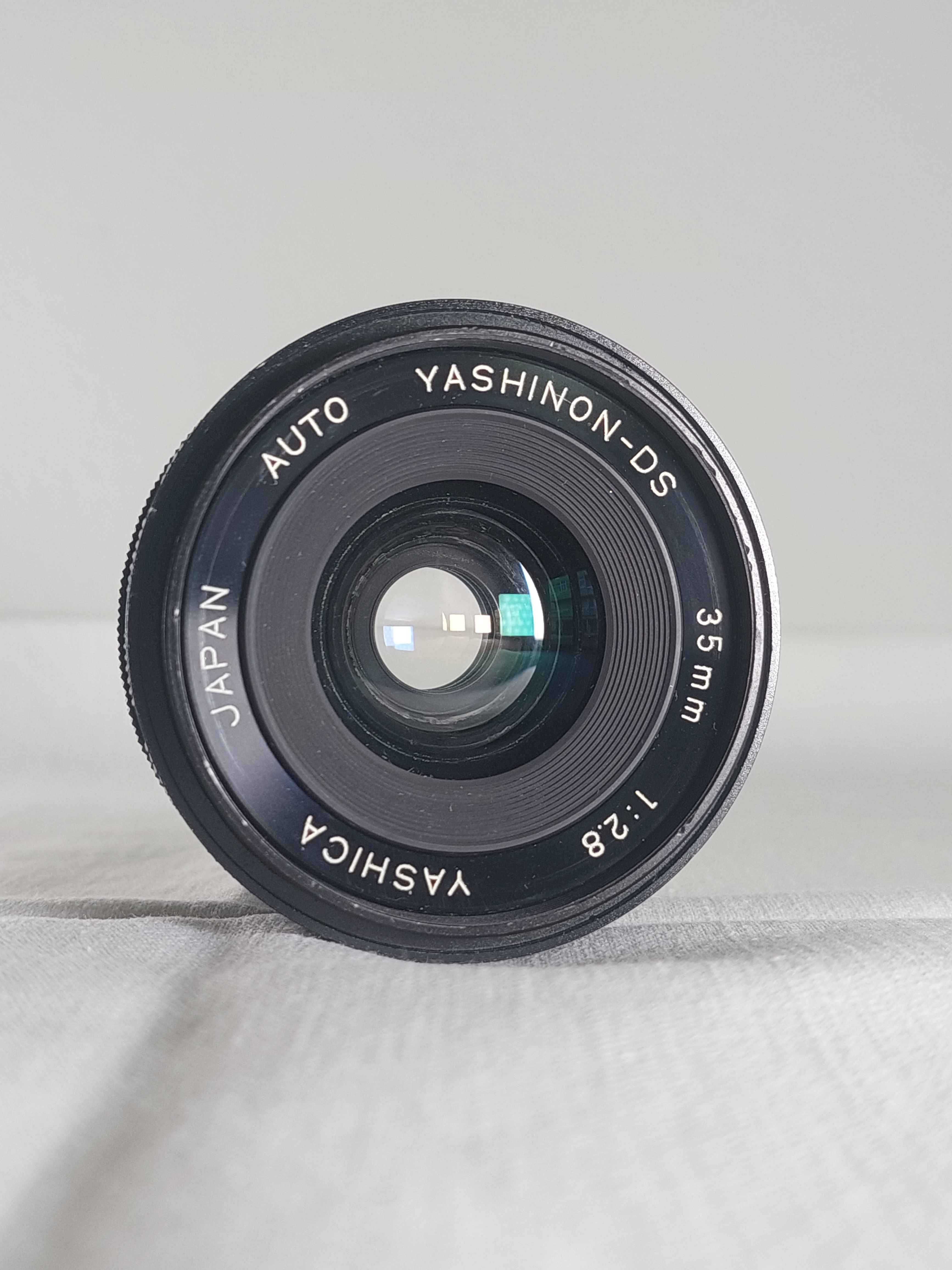 Yashica Yashinon-DS 35mm 2.8