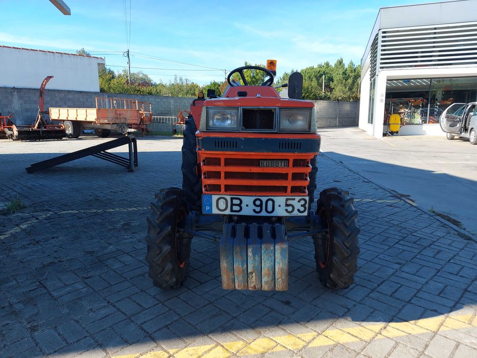 Trator Kubota L2250 usado