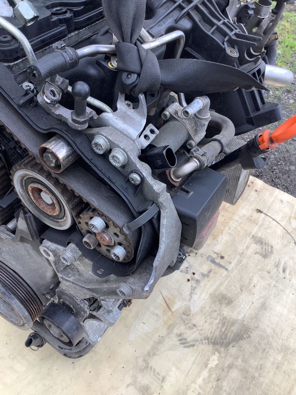 VW AUDI SKODA 1.6 TDI POMPA WTRYSKOWA 03L130755E