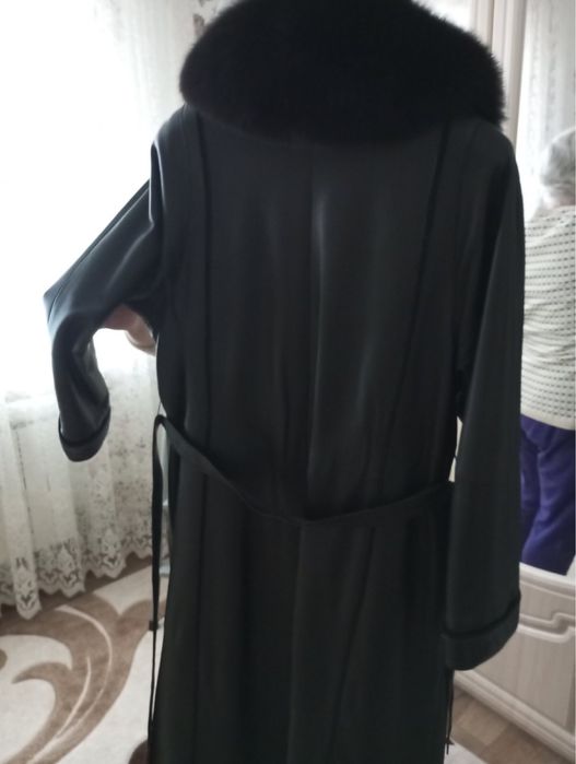 Шкіряне пальто  з натуральним хутром