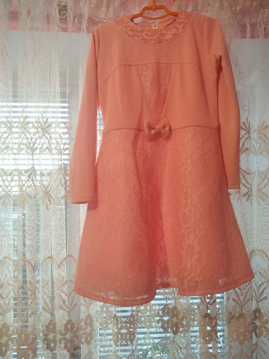 Продаю плаття на дівчинку
