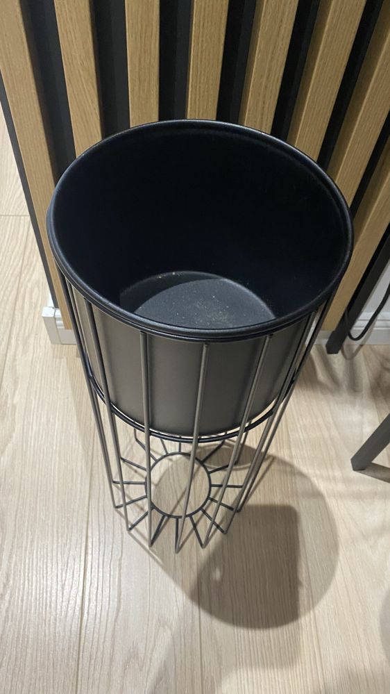 Metalowy kwiernik 56 cm bez palmy!