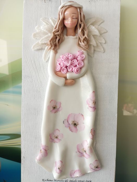 Aniołek w prezencie wykonany z masy porcelanowej mozliwa dedykacja