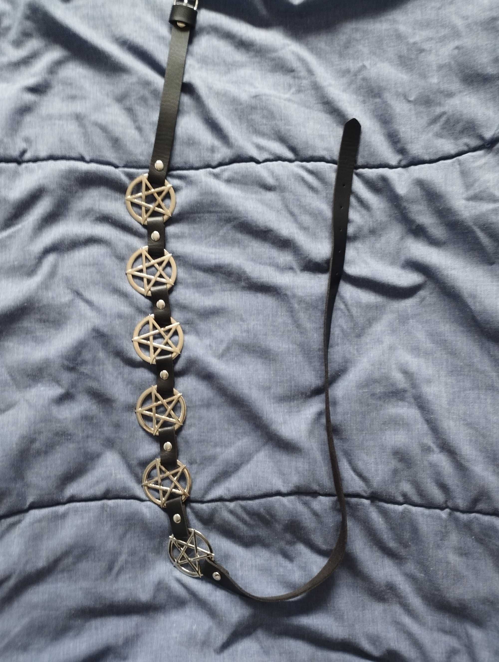 Cinto com pentagramas
