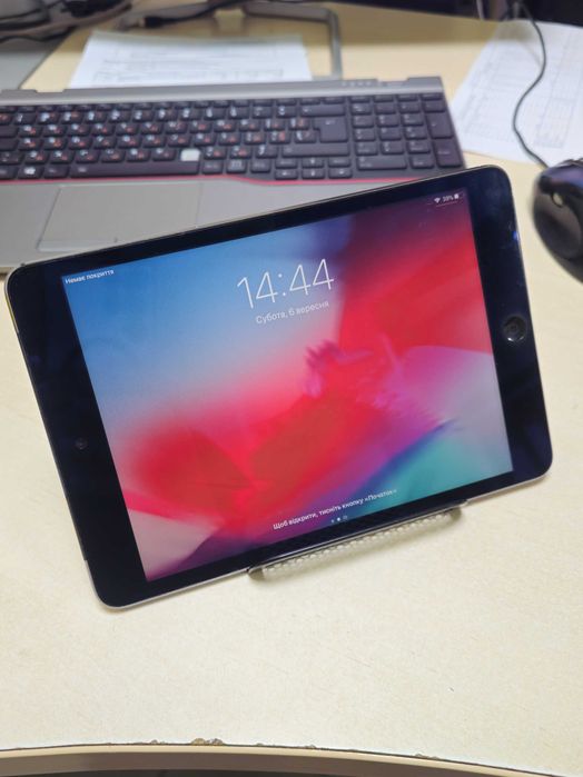 Планшет Apple iPad mini 2 A1490 Wi-Fi+4G 32GB + кабель зарядки