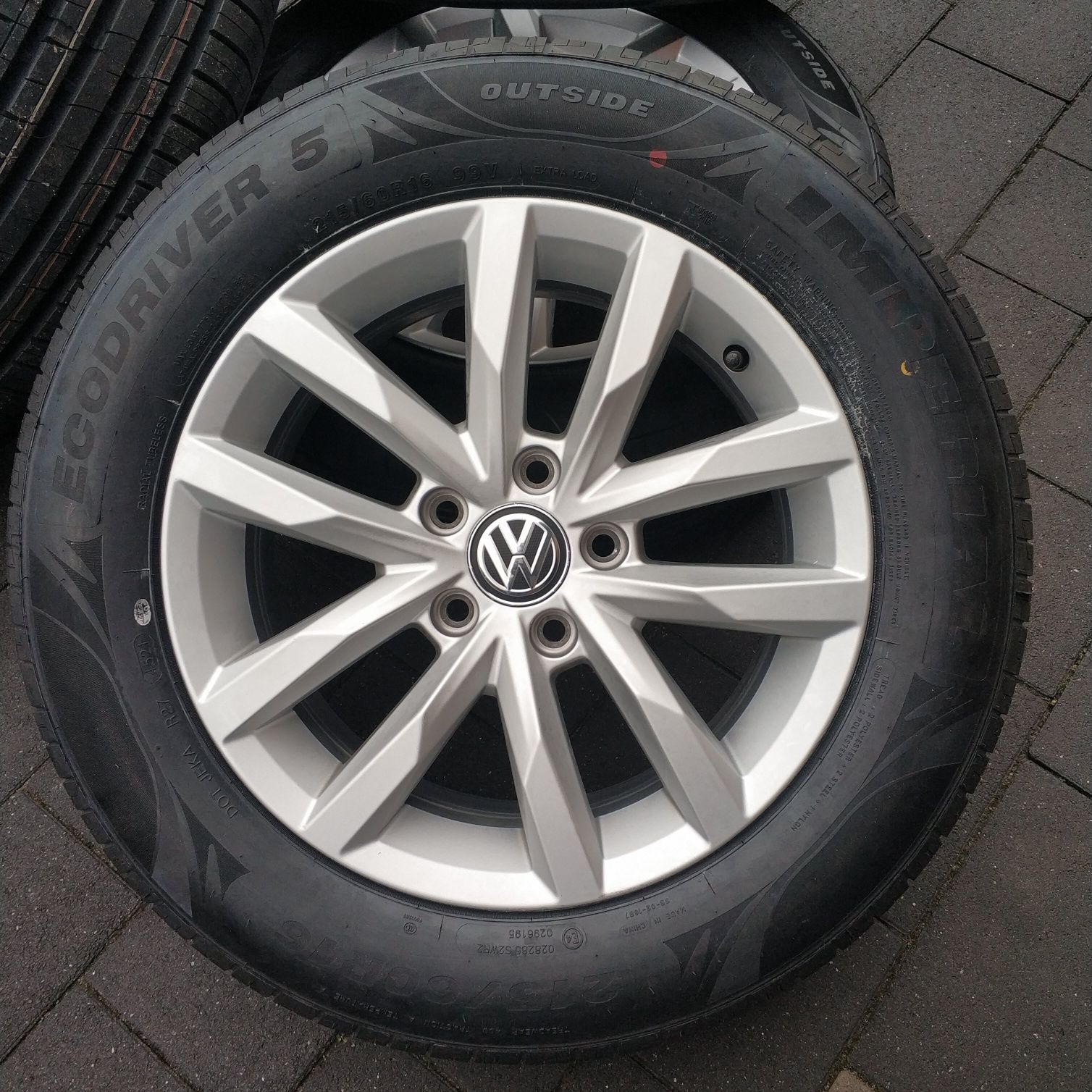 Диски R16 5 112 Volkswagen Passat B8 з шинами 215/60R16 з Німеччини