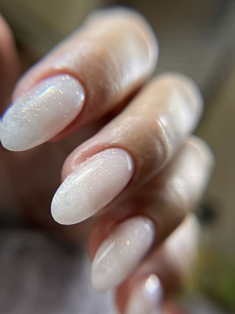Manicure i pedicure, przedłużanie paznokci