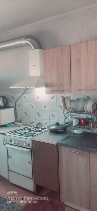 Здається в оренду кімната  у 3х кім-ній  квартирі