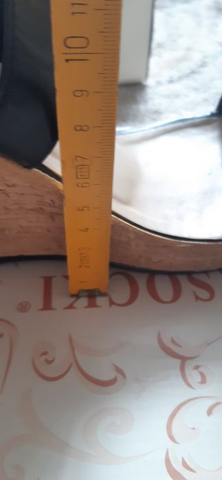 Sandały czarne na koturnie Lasocki 40