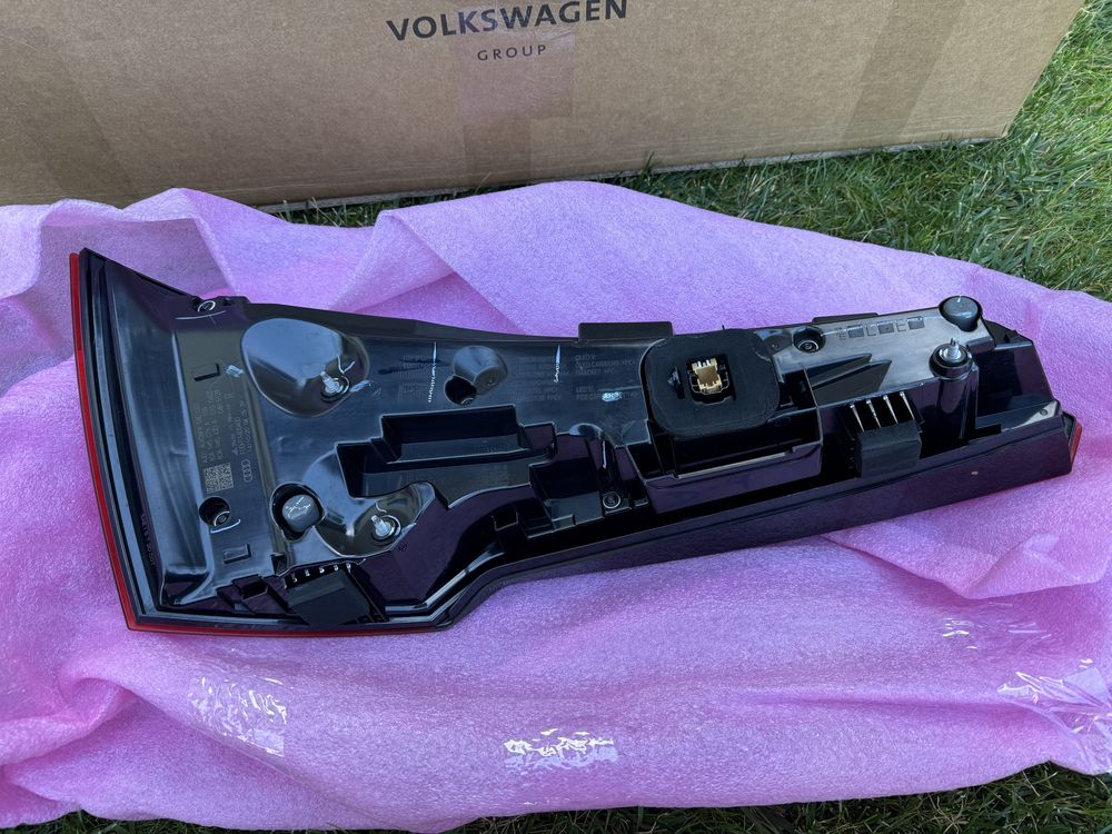 Lampa prawa lewa 80a