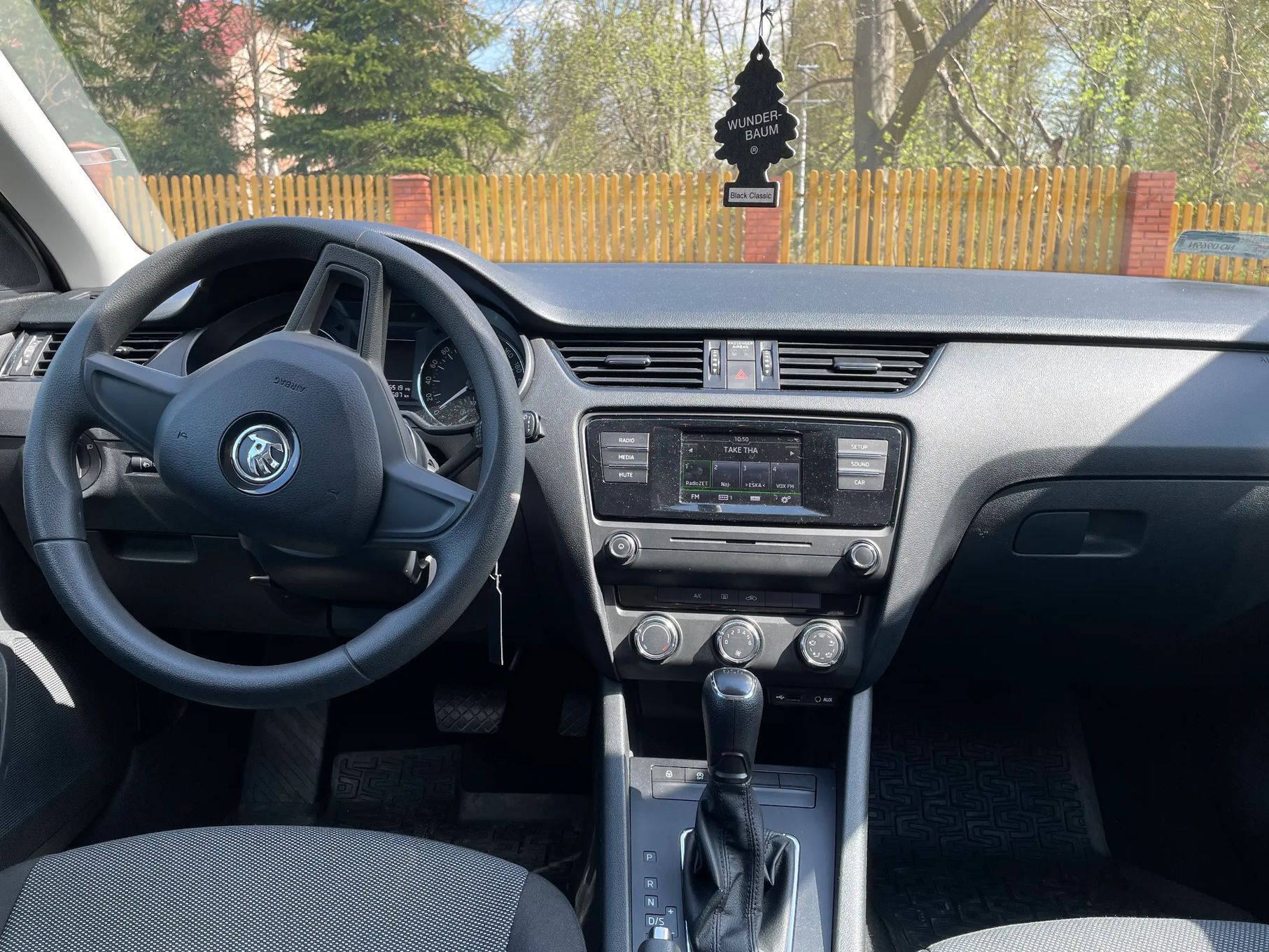 Skoda Octavia Skoda Octavia uszkodzona, jezdna.