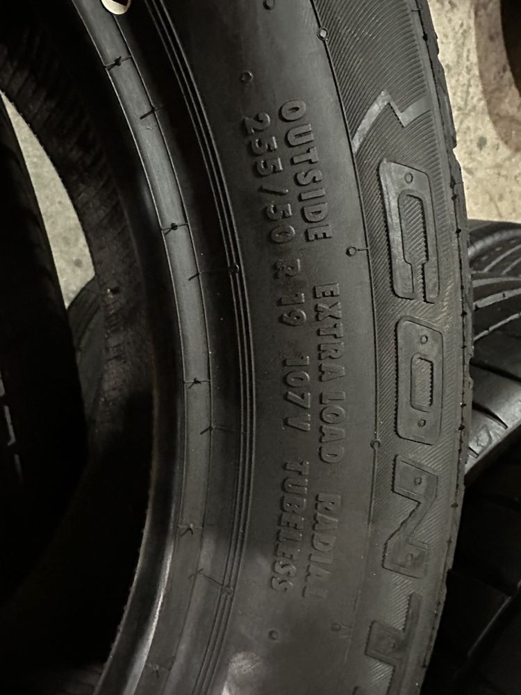 285/45/19+255/50/19 R19 Continental CrossContact UHP RSC 4шт новые