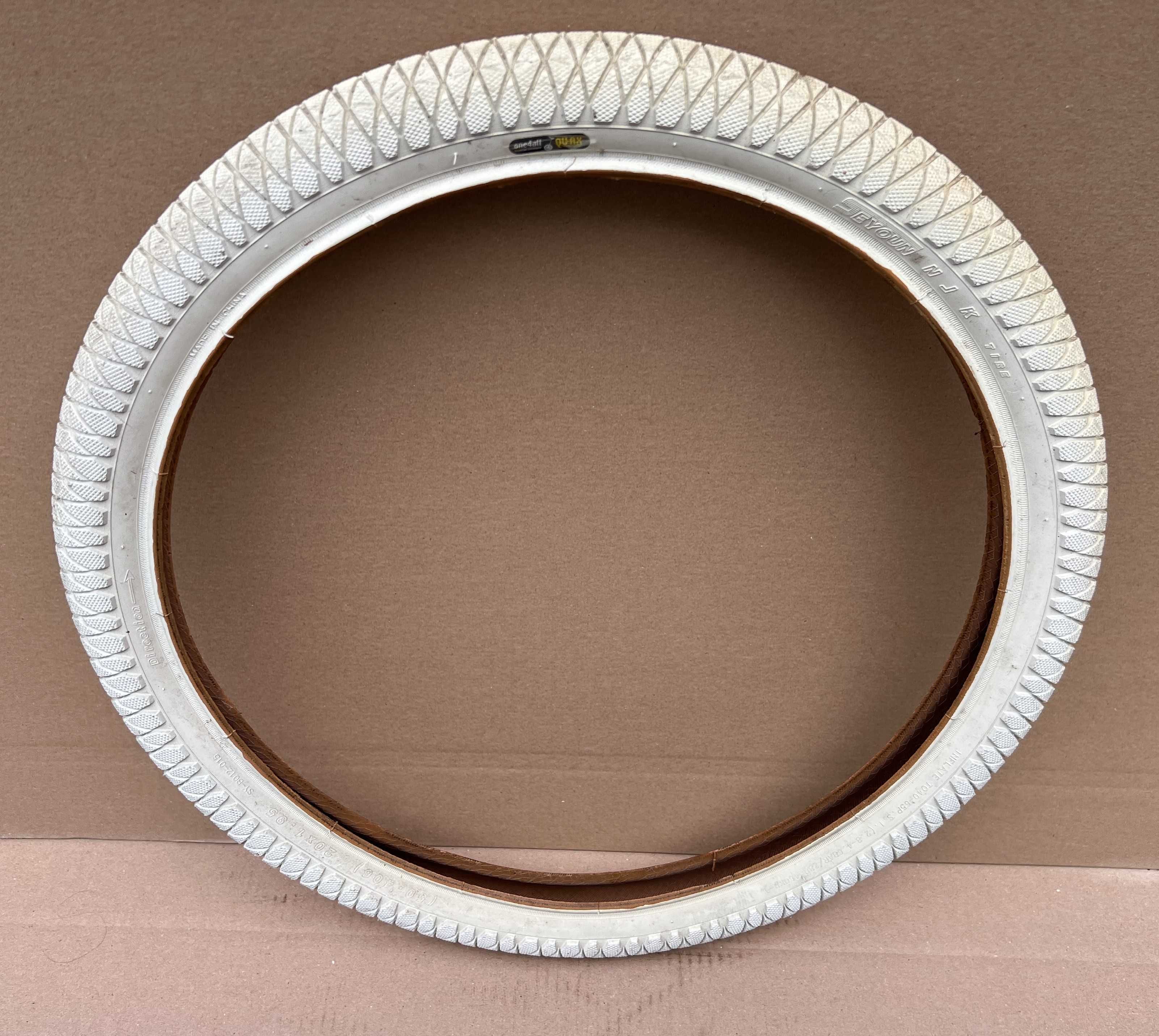 Opona QU-AX Luxus OnlyOne Monocykl 20x1,95" Biała 50-406 one4all 20"