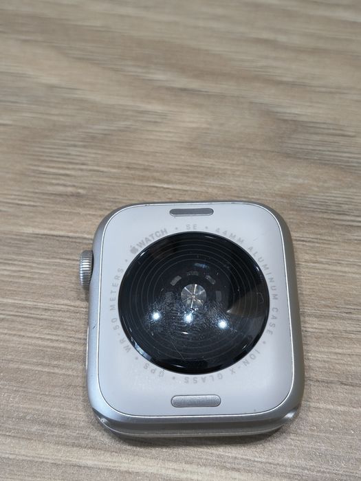 iPhone 14 + Apple watch se 2 gen