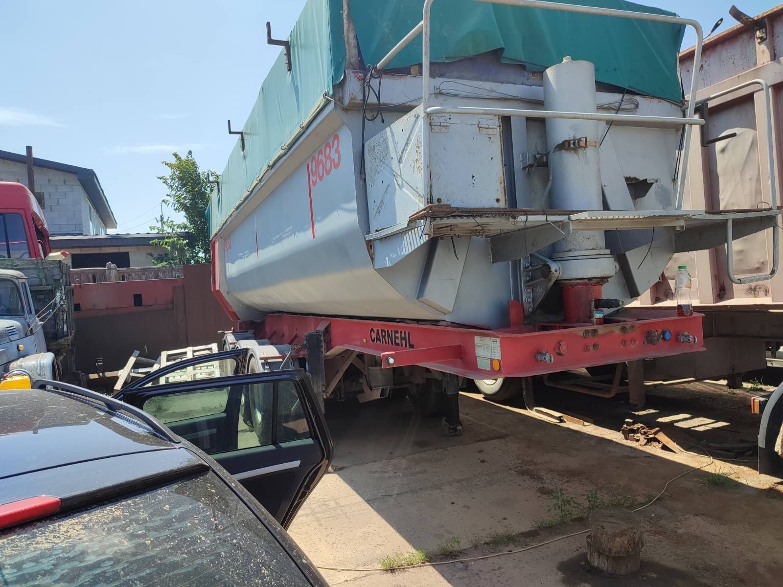 Напівпричеп самоскид