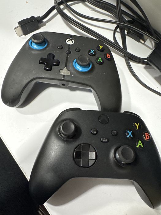 2x pad xbox one stan bardzo dobry