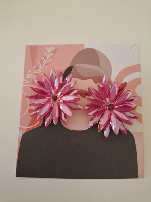 Vendo vários brincos. Novos. Nunca usados.