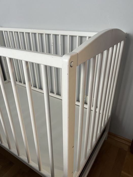 Łóżeczko dzieciece biale drewniane