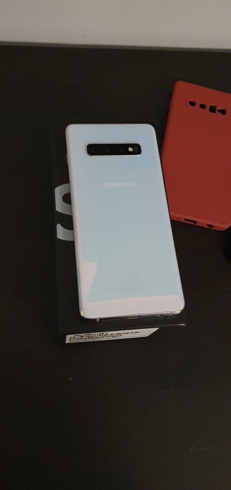 Samsung  S10 plus w bardzo dobrym stanie
