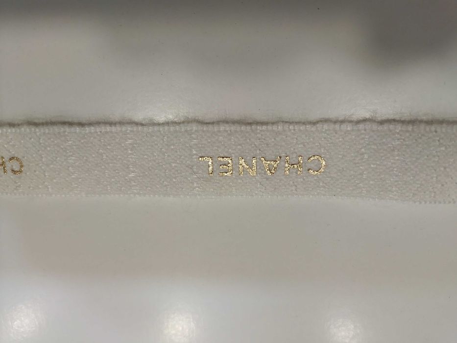 Fita branca de chanel