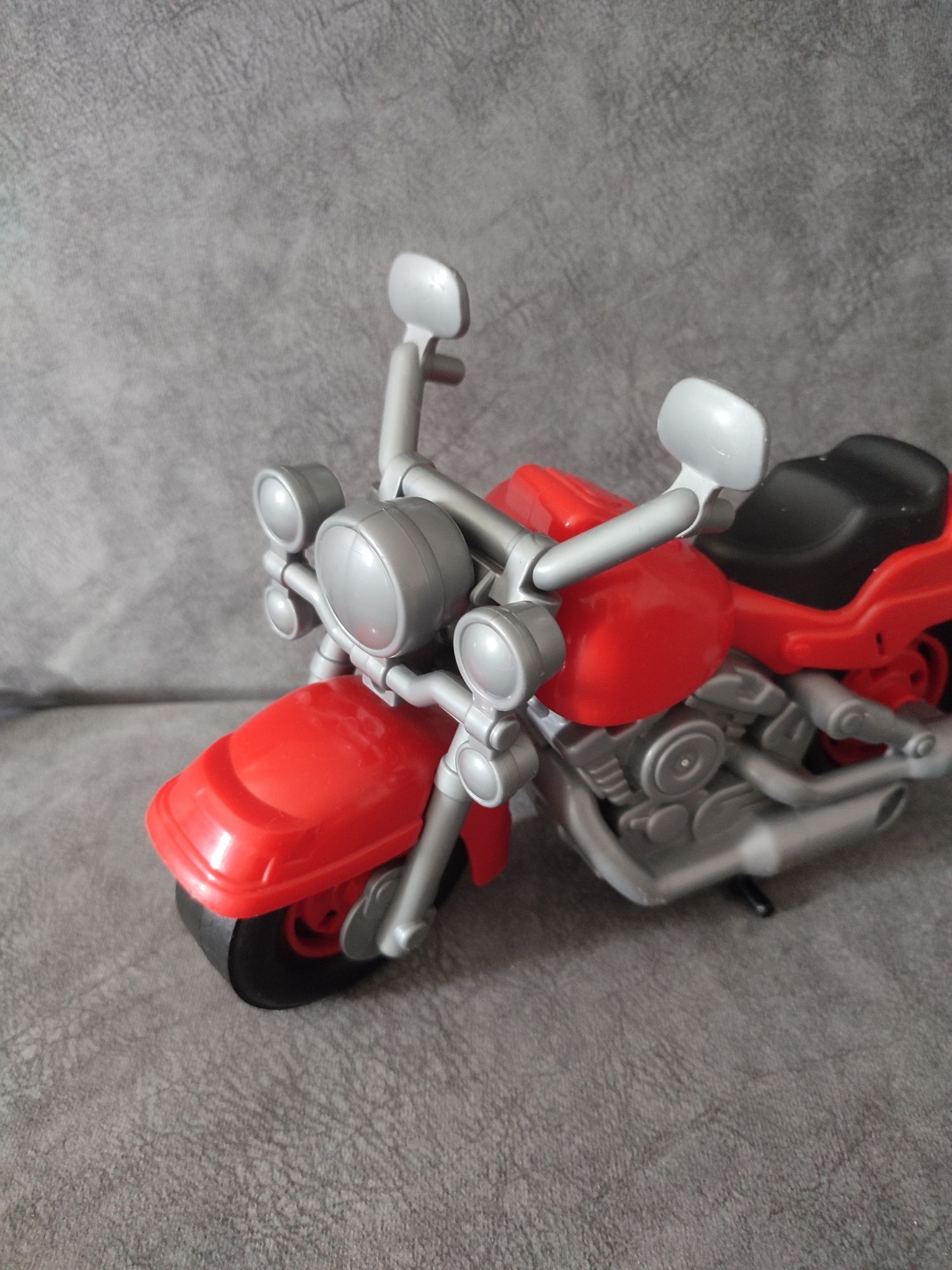 Детская игрушка мотоцикл.