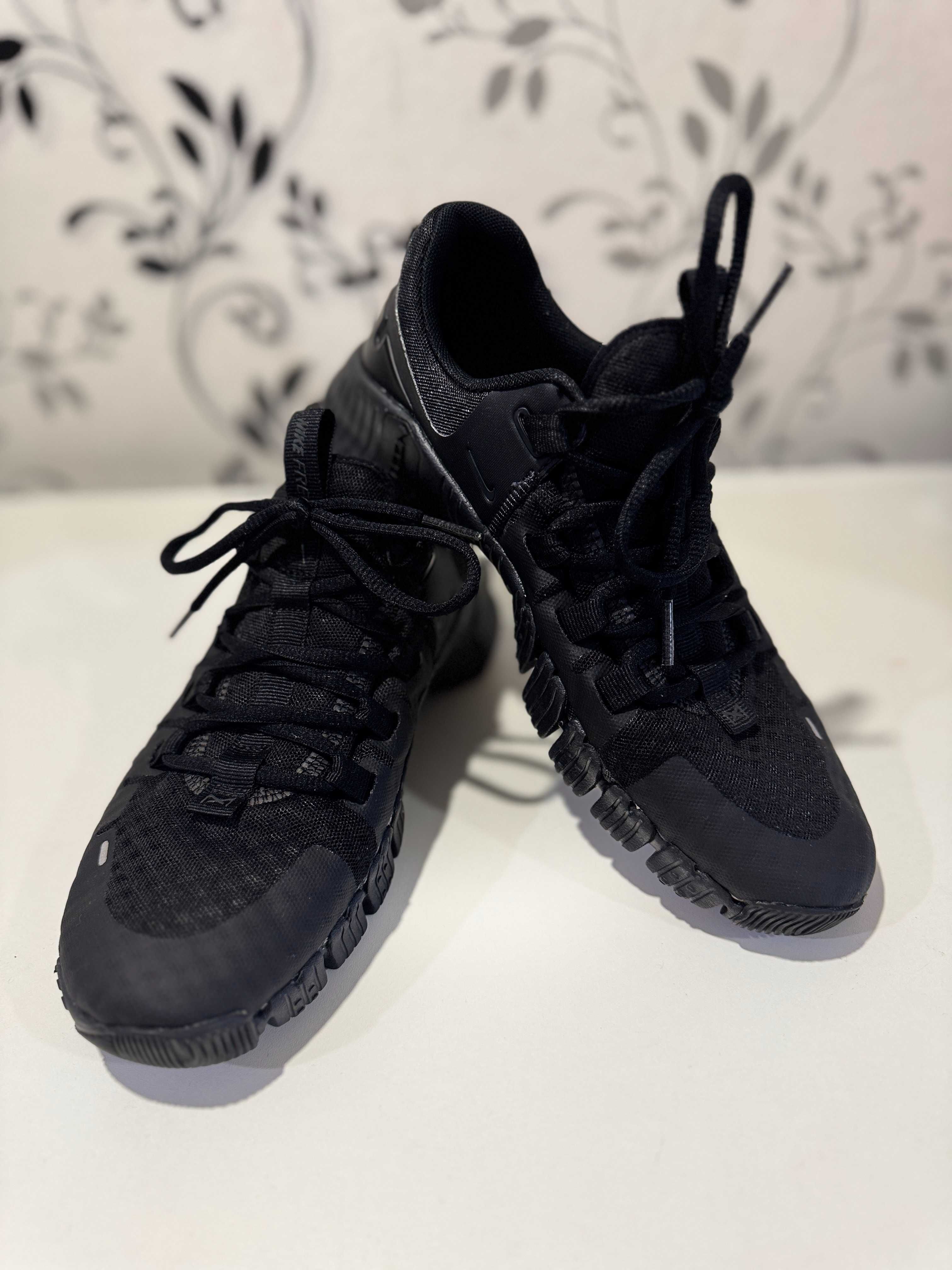 Кросівки тренувальні Nike FREE METCON 5 DV3950-004, 38.5р