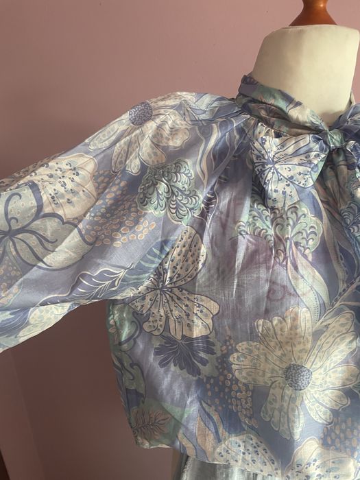 Piękna bluzka z kokardą mgiełka 40/42/44/46