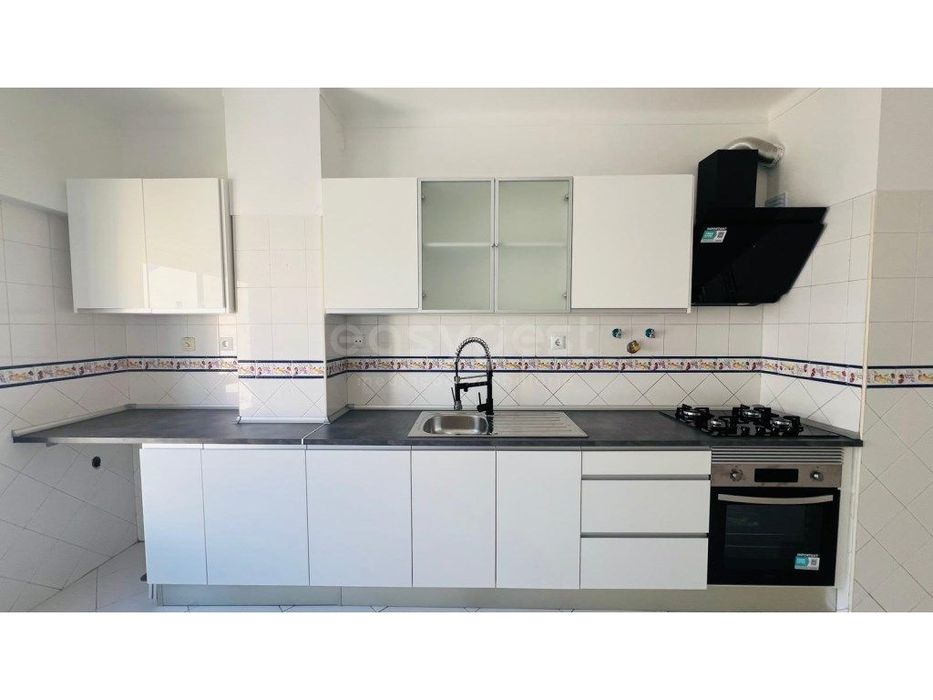 Apartamento T2 em Paio Pires com elevador