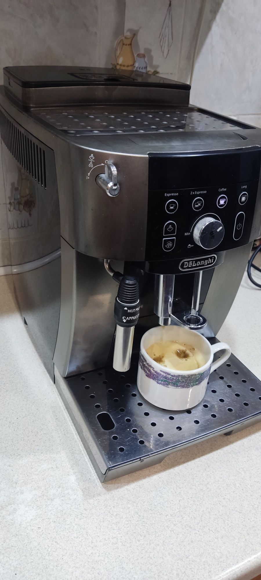 Кофемашина Delonghi Magnifica S Smart