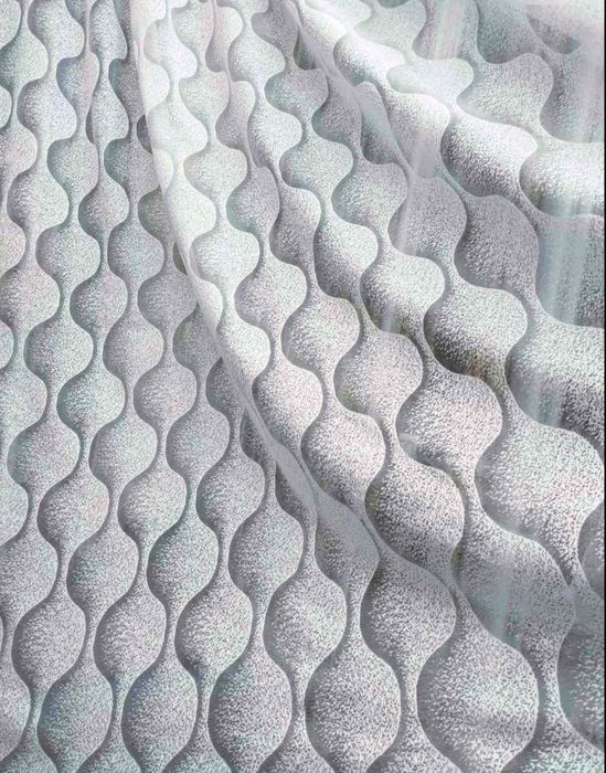 Відріз якісної, гарної, напівпрозорої тканини