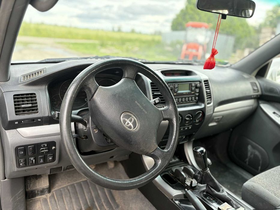 Sprzedam lub zamienię na auto osobowe Toyota land Cruiser 120