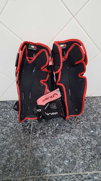 Joelheiras articuladas Forma