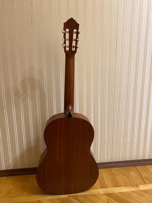 Продам гітару YAMAHA CG112MС