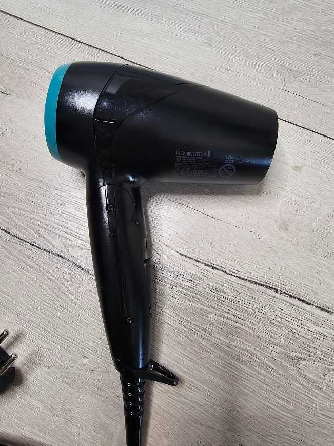 Remington D1500 suszarka do włosów turystyczna  Uniwersalne napięcie