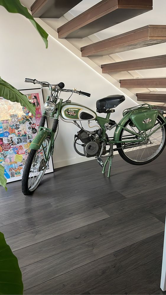 Mota Ducati vilar Cucciolo a funcionar