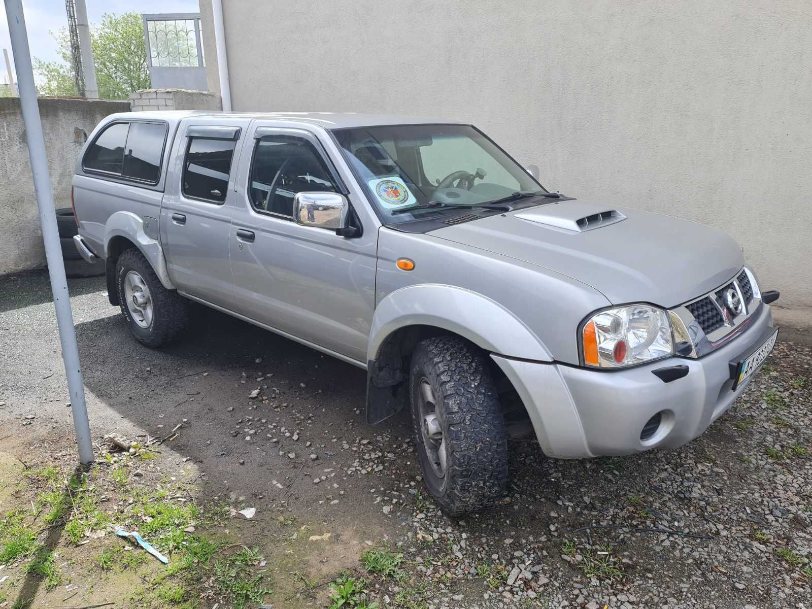 Ідеальний позашляховик Nissan NP300 • 2.5D MT (133 к.с.) • 57т пробіг