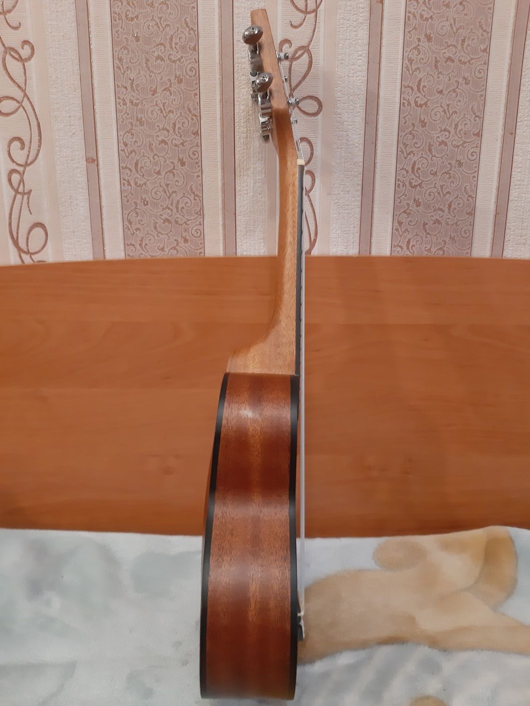 Укулеле сопрано гавайская гитара