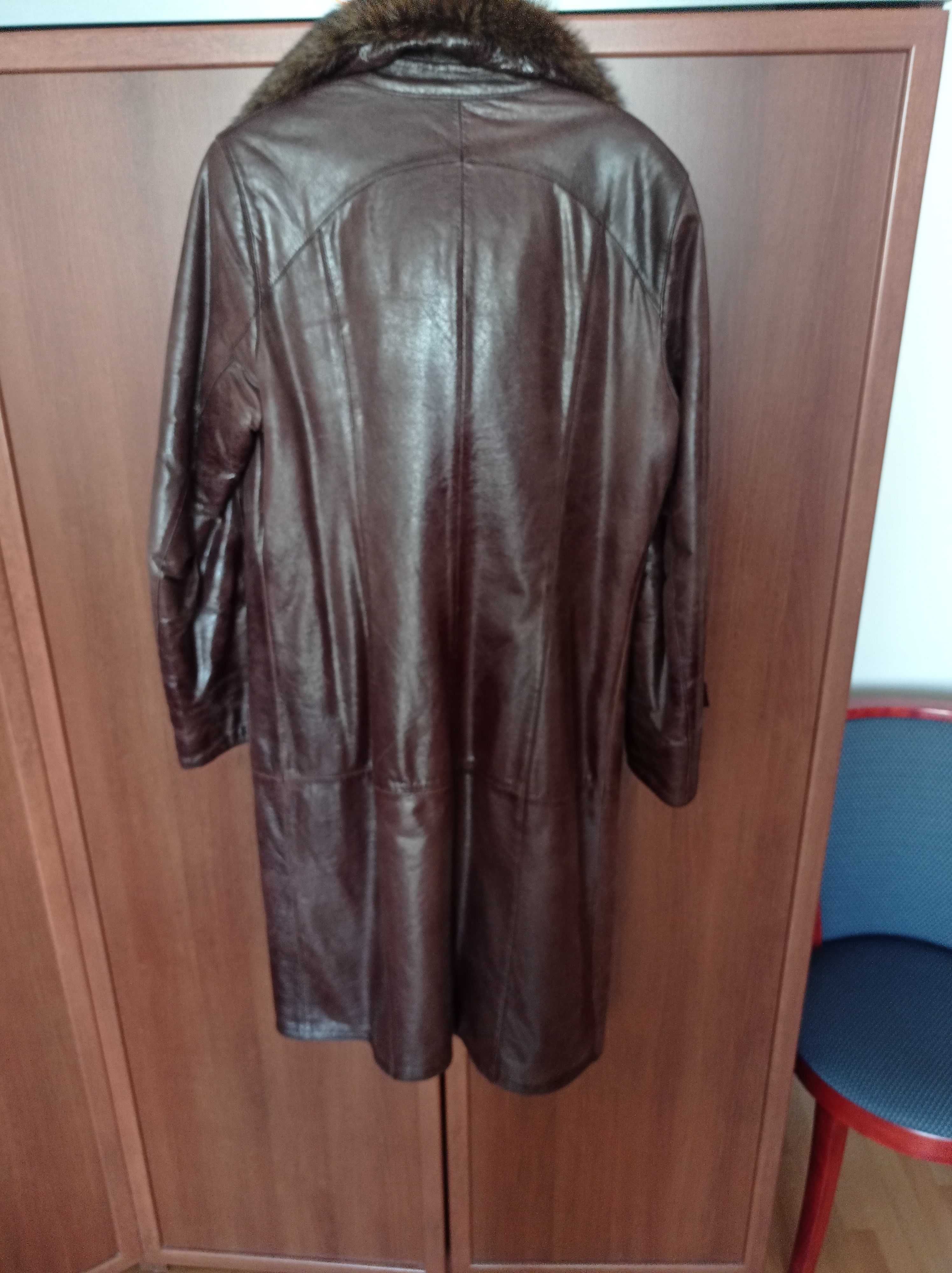 Женское кожаное пальто 46 размер