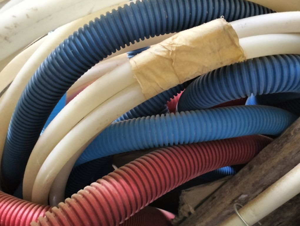Tubo eléctrico e de água pex