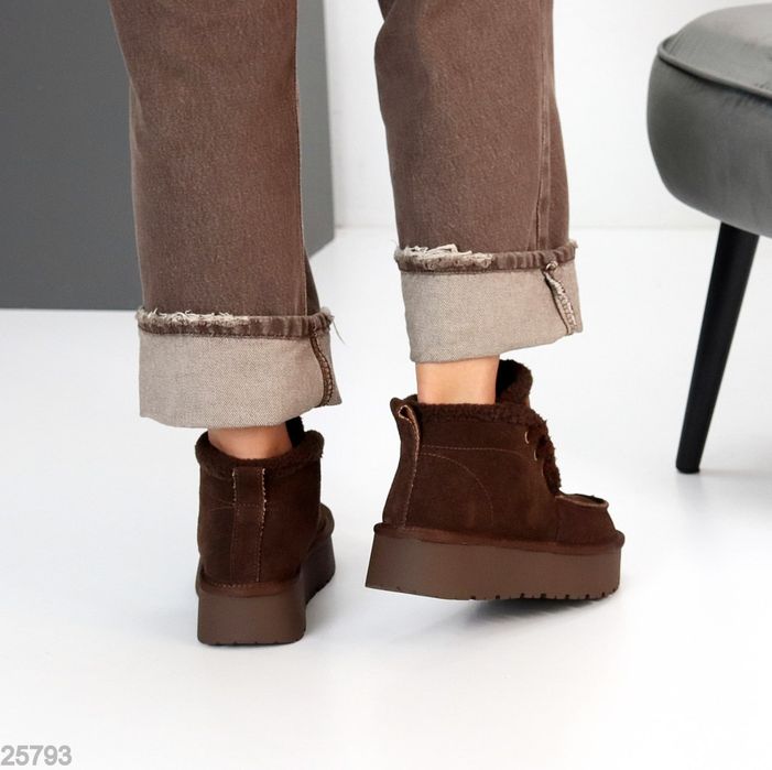 Жіночі шкіряні зимові черевики в кольорах